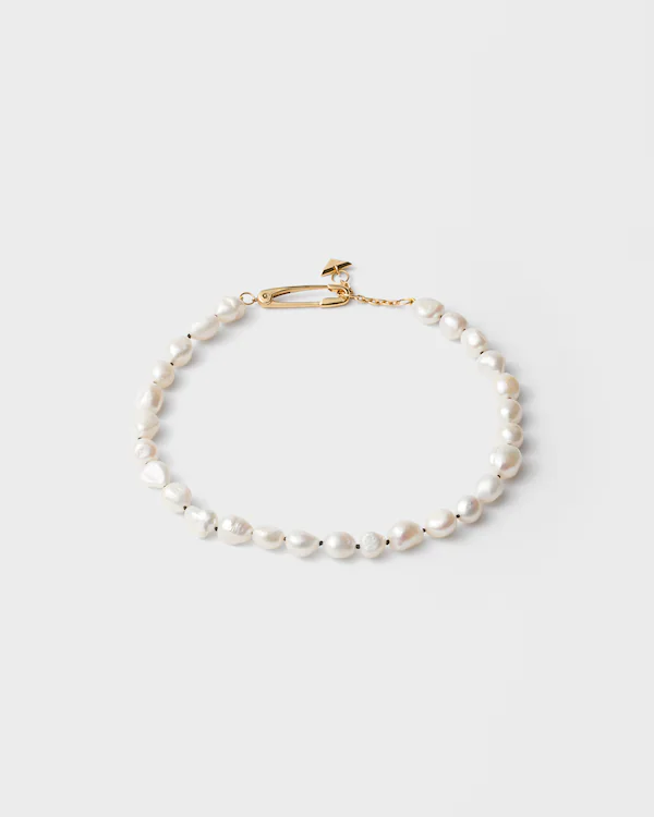 Metal and pearl necklace