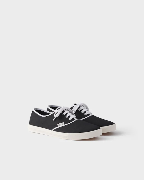 Drill fabric sneakers